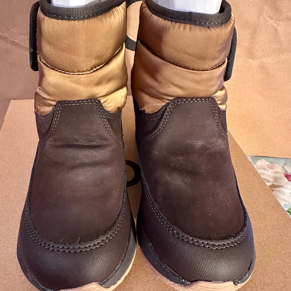 New UGG Kids Toty Cold Weather Waterproof Boots - Picture 4 of 8